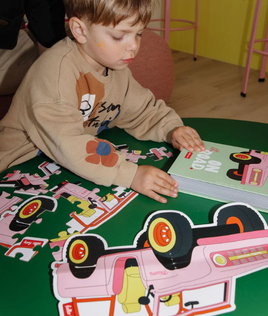 Puzzle On The Road HELLO HOSSY