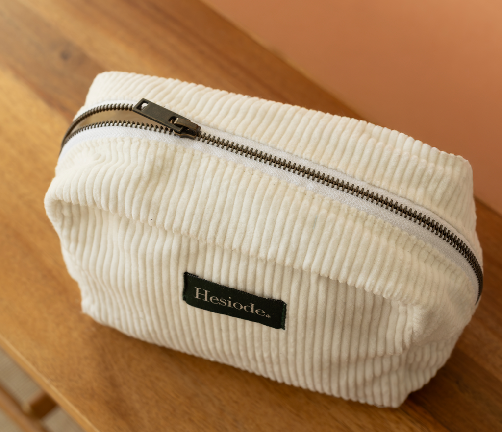 Trousse en velours blanc HESIODE