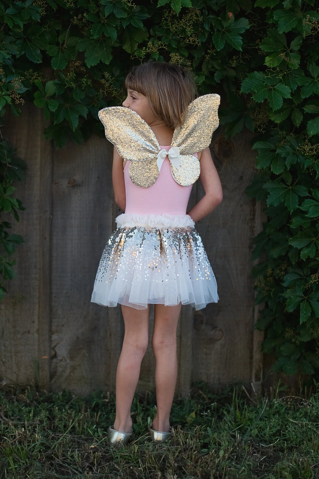 Ensemble jupe+ailes+baguette à paillettes dorées GREAT PRETENDERS